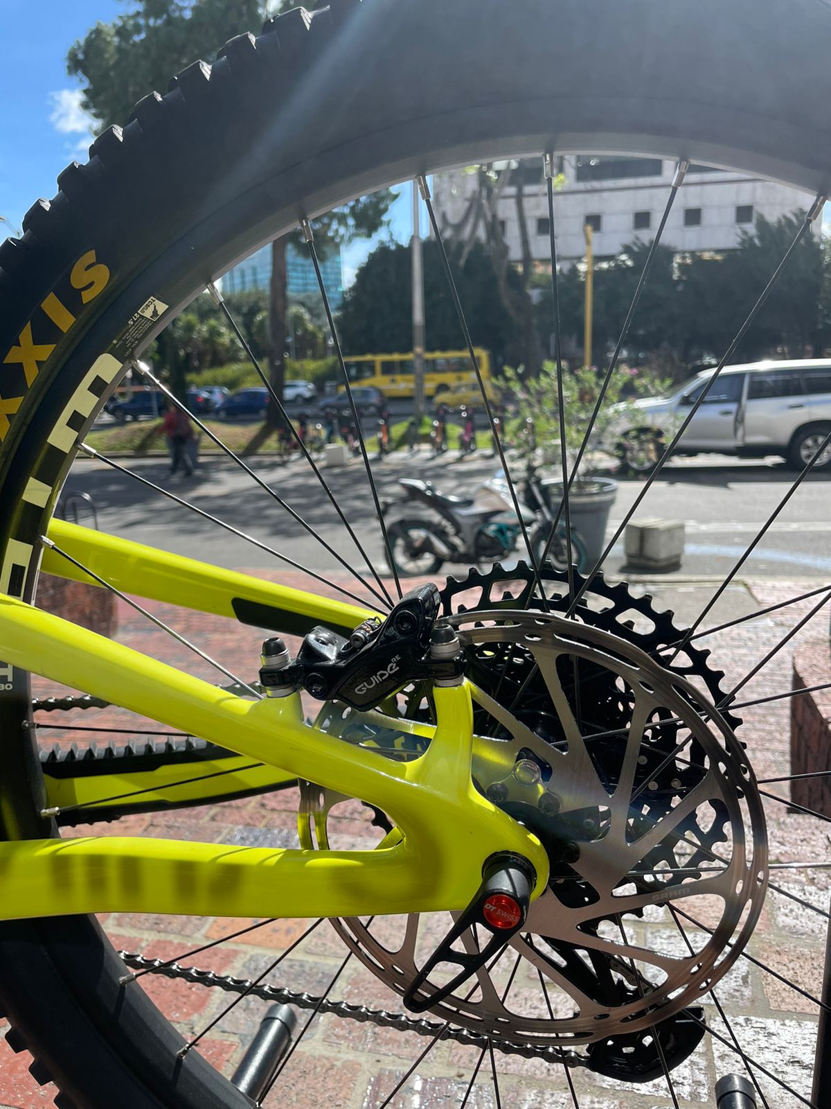 Bicicleta Usada Santa Cruz Heckler 8 CC NX