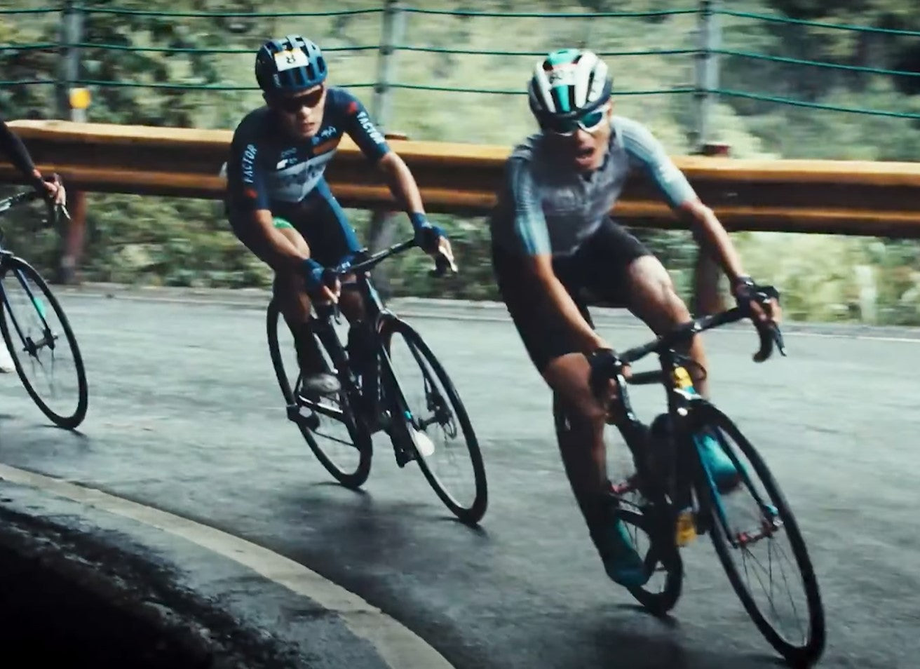 Bicis escaladoras vs aero: descubre tu bicicleta de ruta ideal