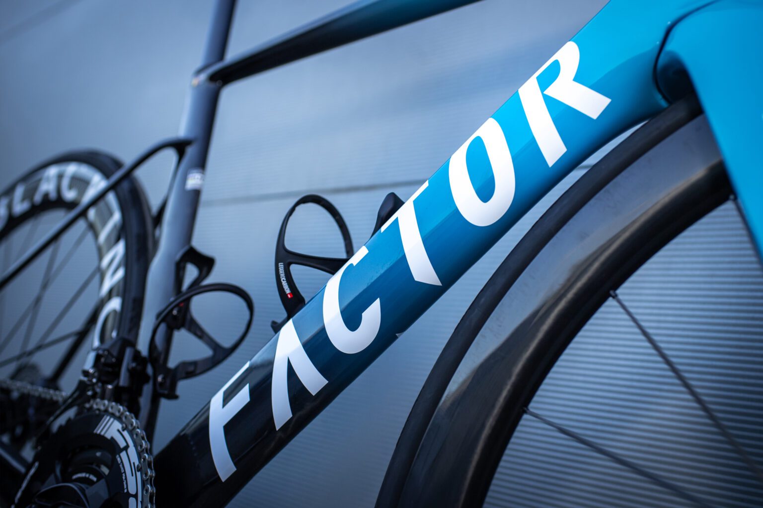 Bicicleta Factor Ostro V.A.M 2.0 - Team IPT