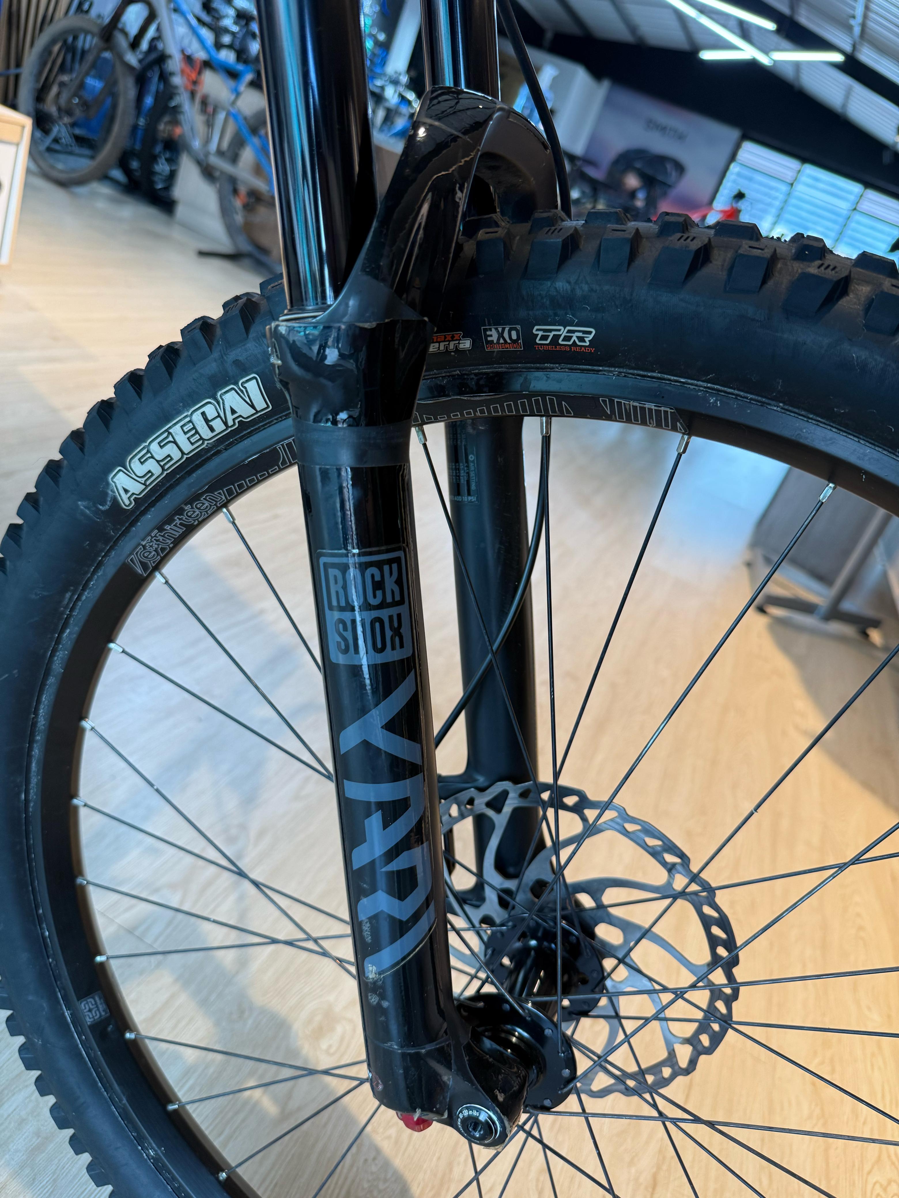 Bicicleta usada Commecal Meta AM29