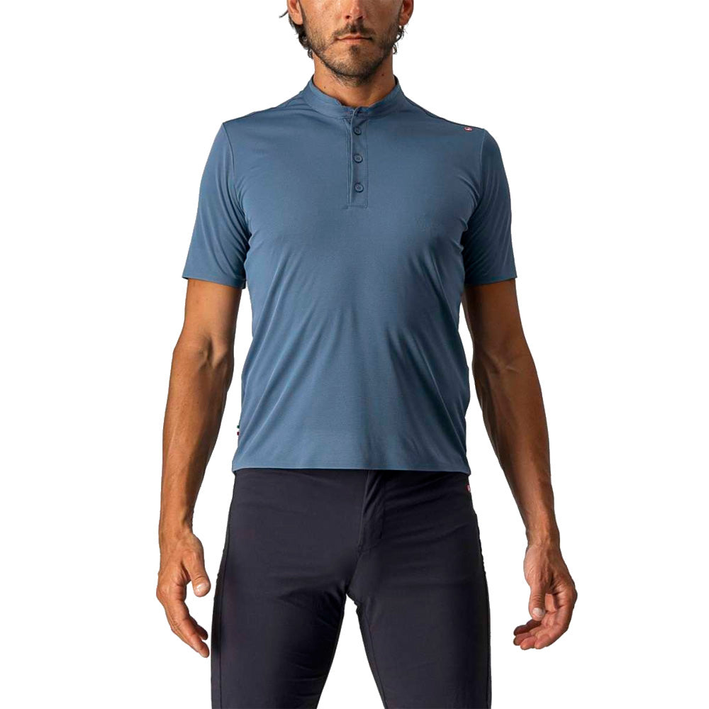 Camiseta Castelli Polo 2 azul acero claro, vista frontal puesta
