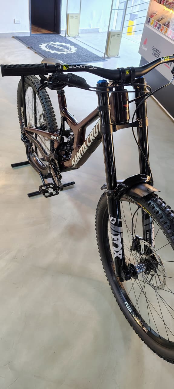 Bicicleta Demo Santa Cruz V10