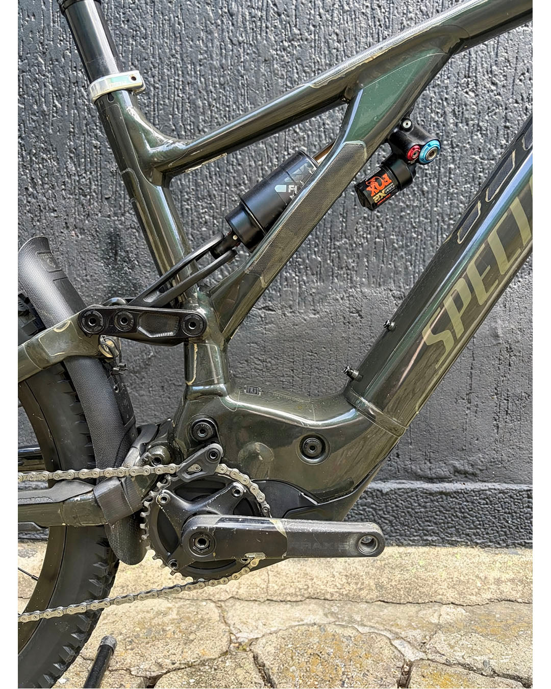 Bicicleta ebike usada Knevo Alum