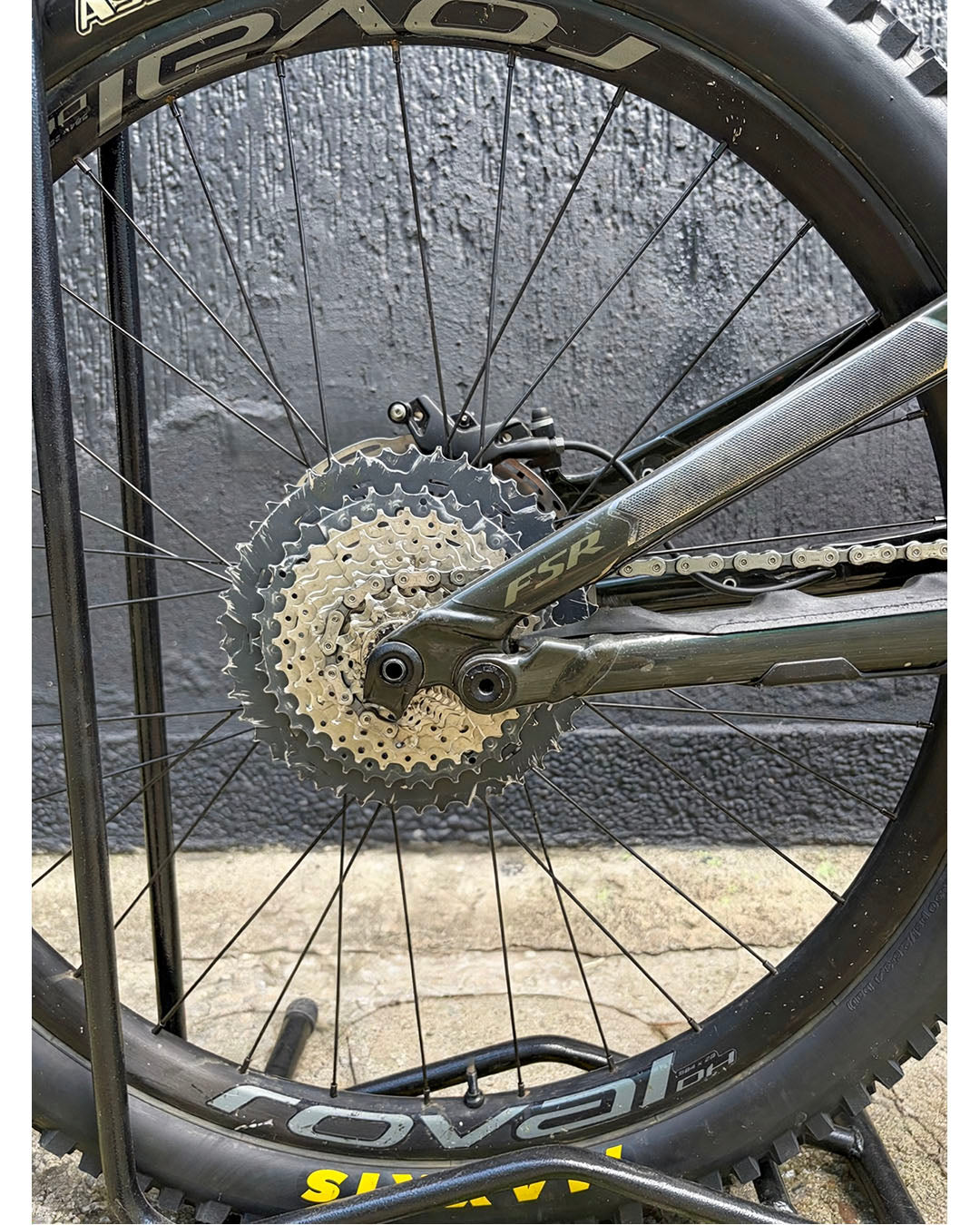 Bicicleta ebike usada Knevo Alum