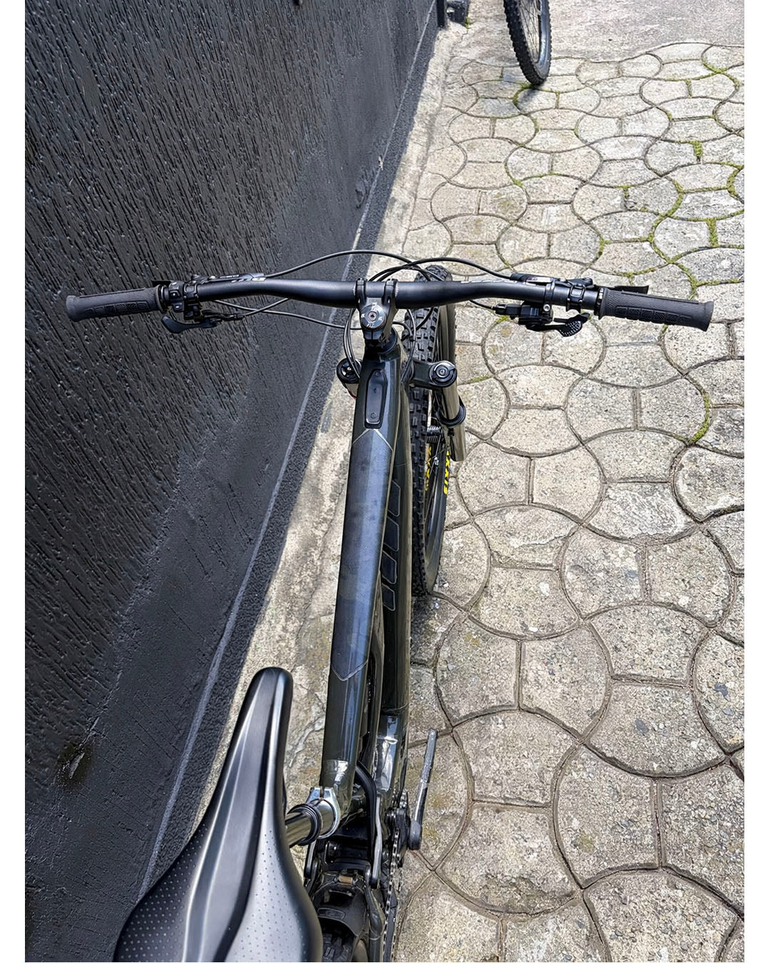 Bicicleta ebike usada Knevo Alum