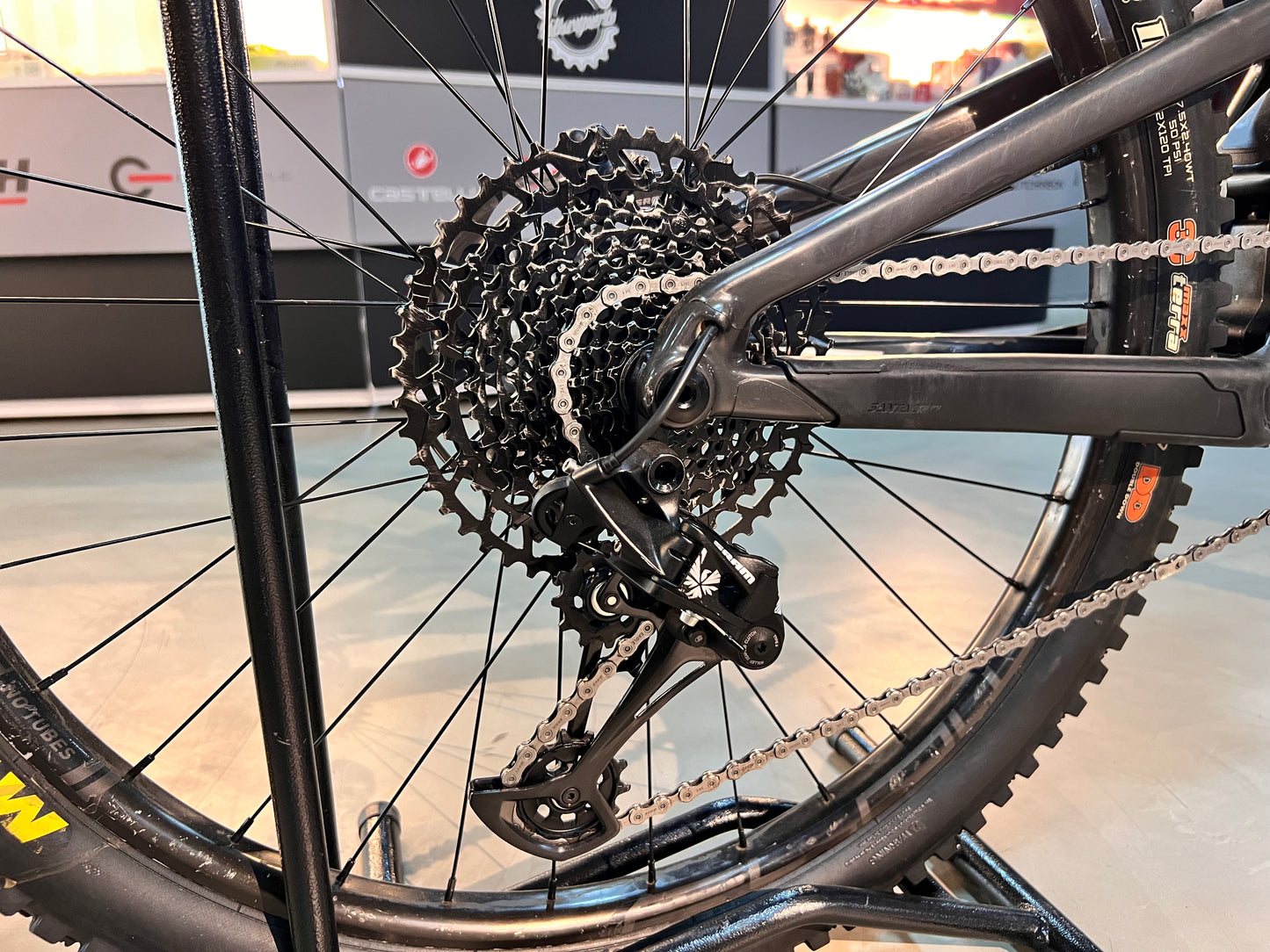 Bicicleta Usada Santa Cruz Nomad V4 CC