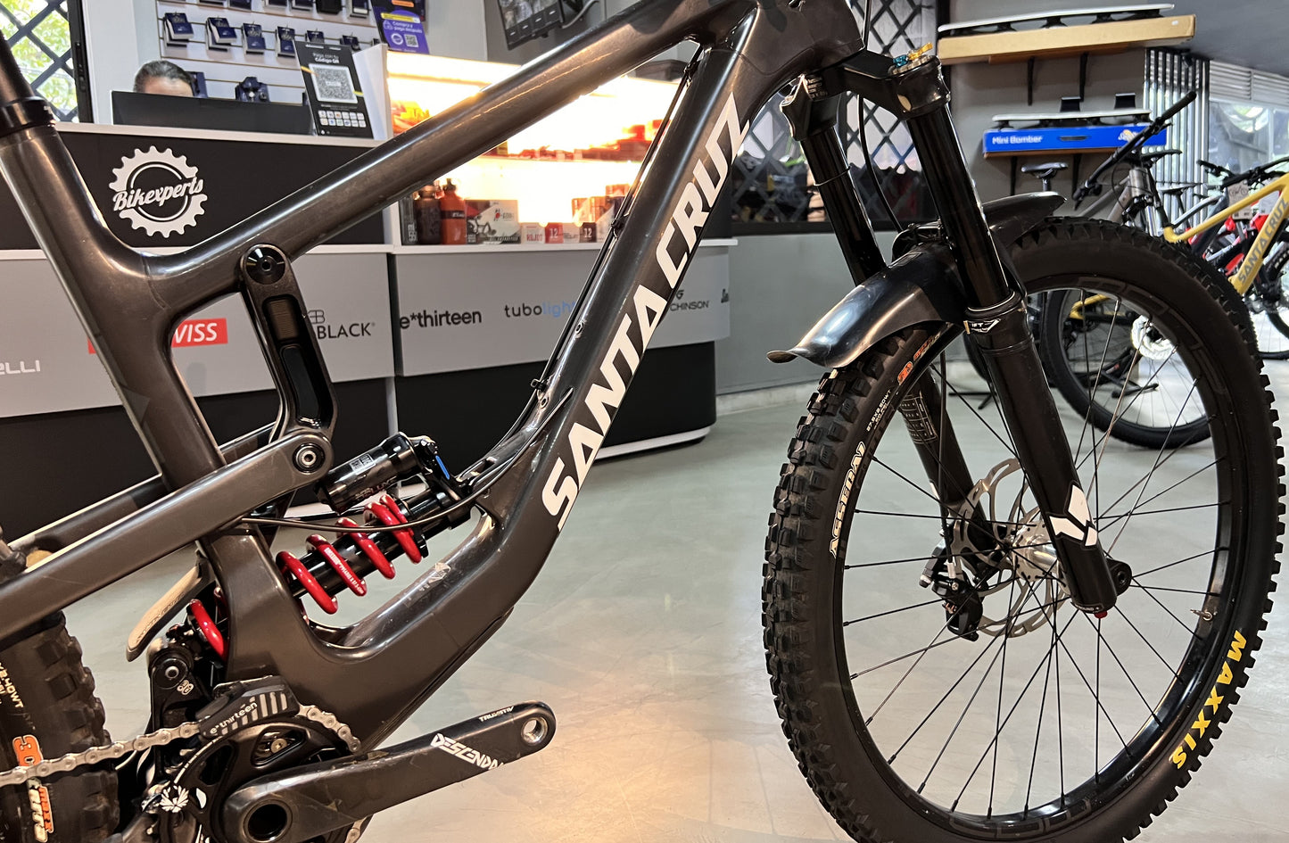 Bicicleta Usada Santa Cruz Nomad V4 CC