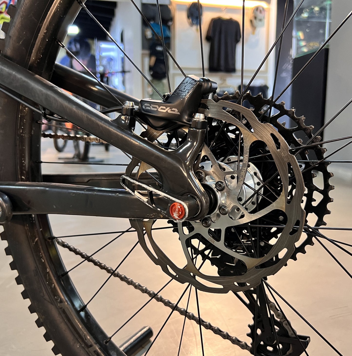 Bicicleta Usada Santa Cruz Nomad V4 CC