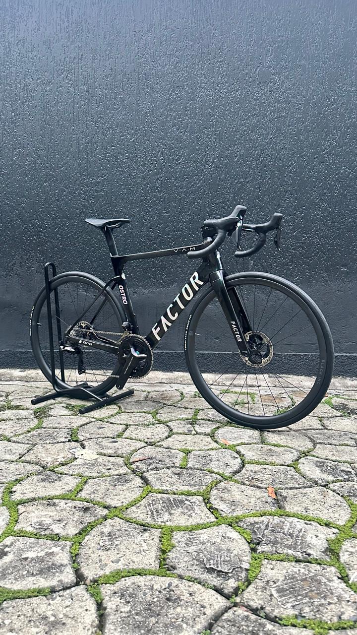 Bicicleta Demo Factor Ostro 1,0