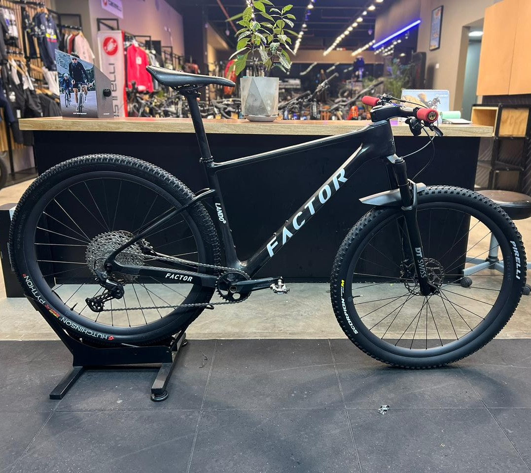 Bicicleta Demo Factor Lando HT