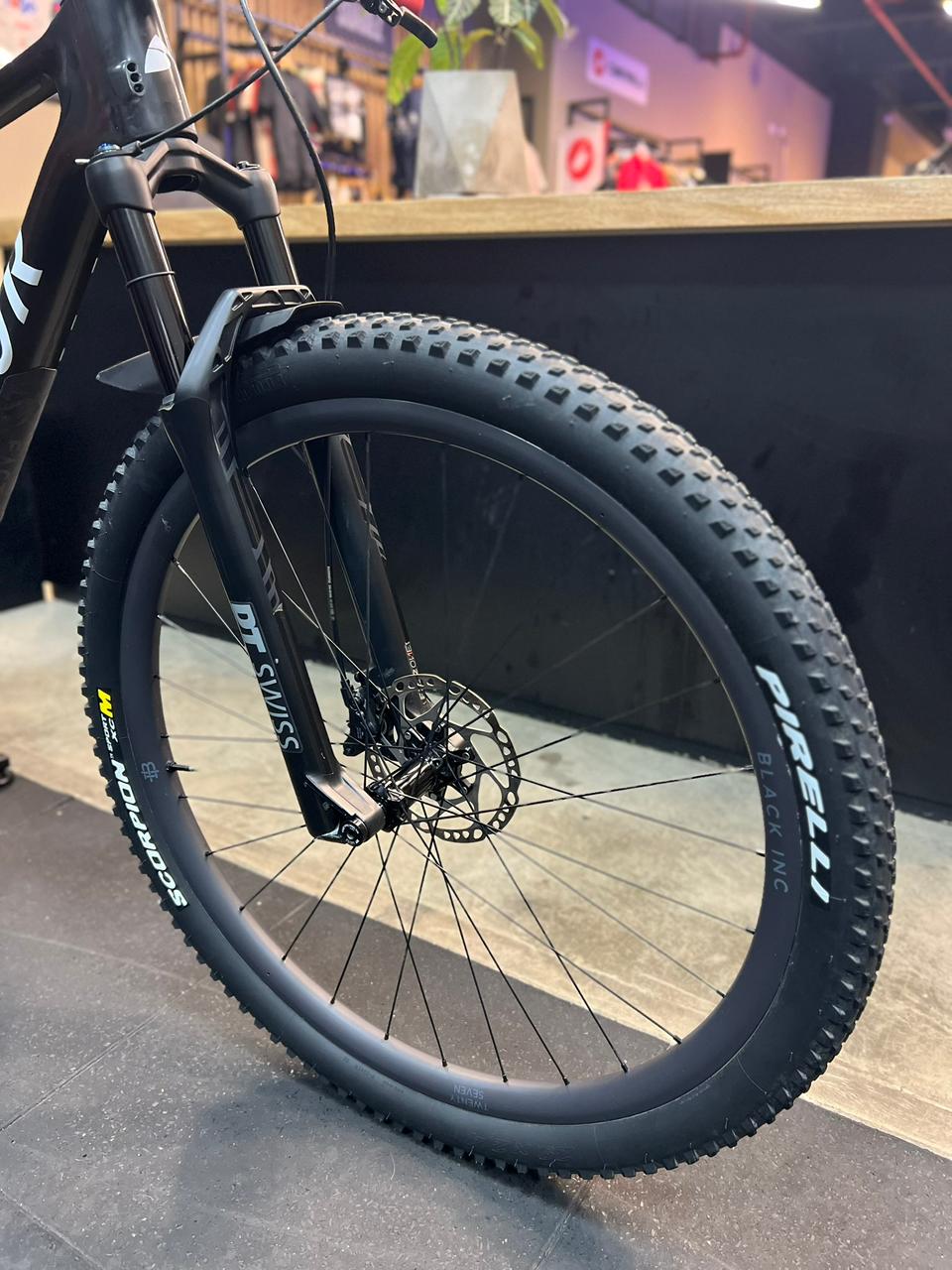 Bicicleta Demo Factor Lando HT