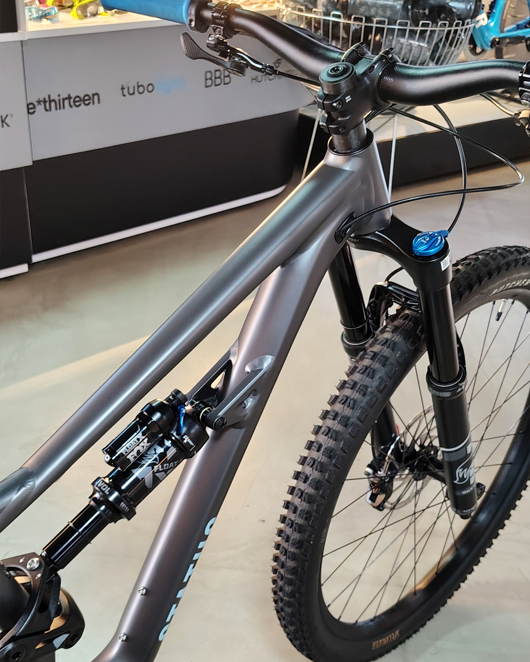 Bicicleta usada Specialized Status