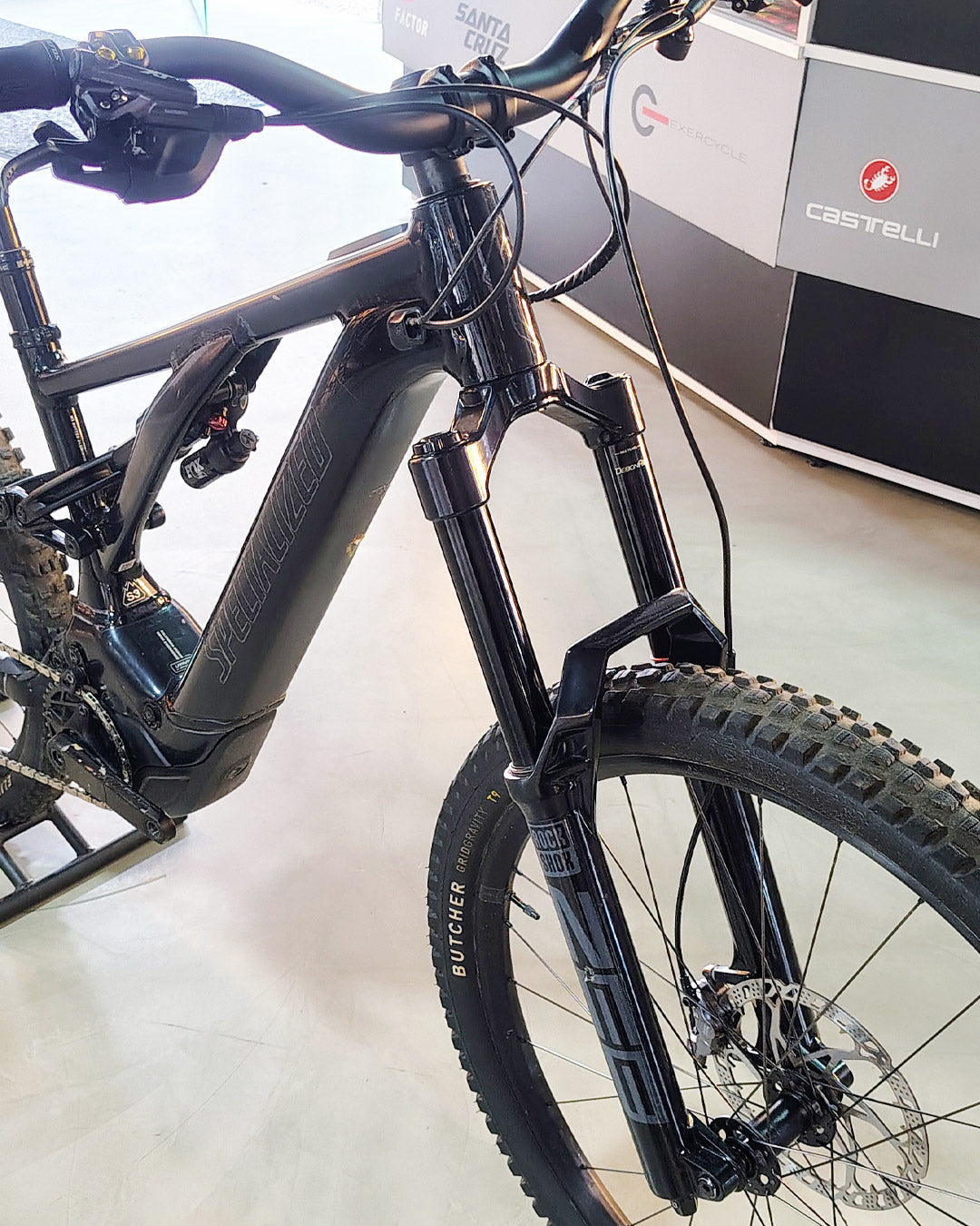 Bicicleta usada Specialized Turbo Levo
