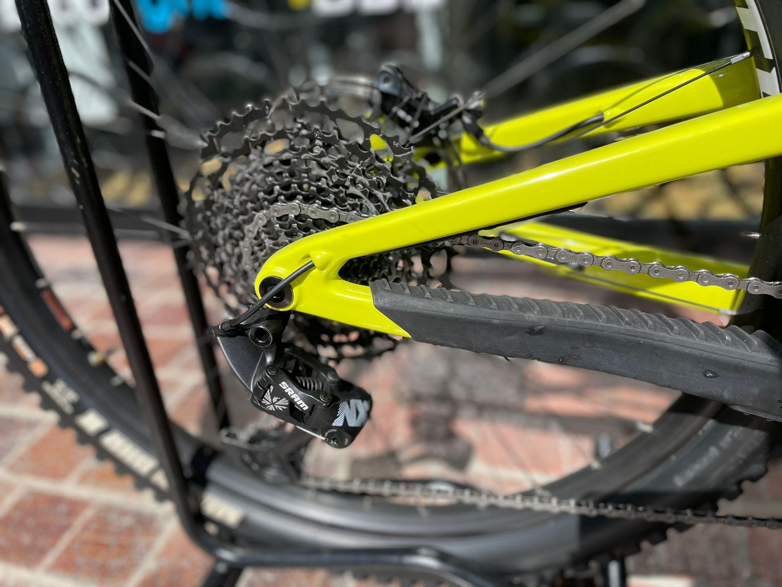 Bicicleta Usada Santa Cruz Heckler 8 CC NX