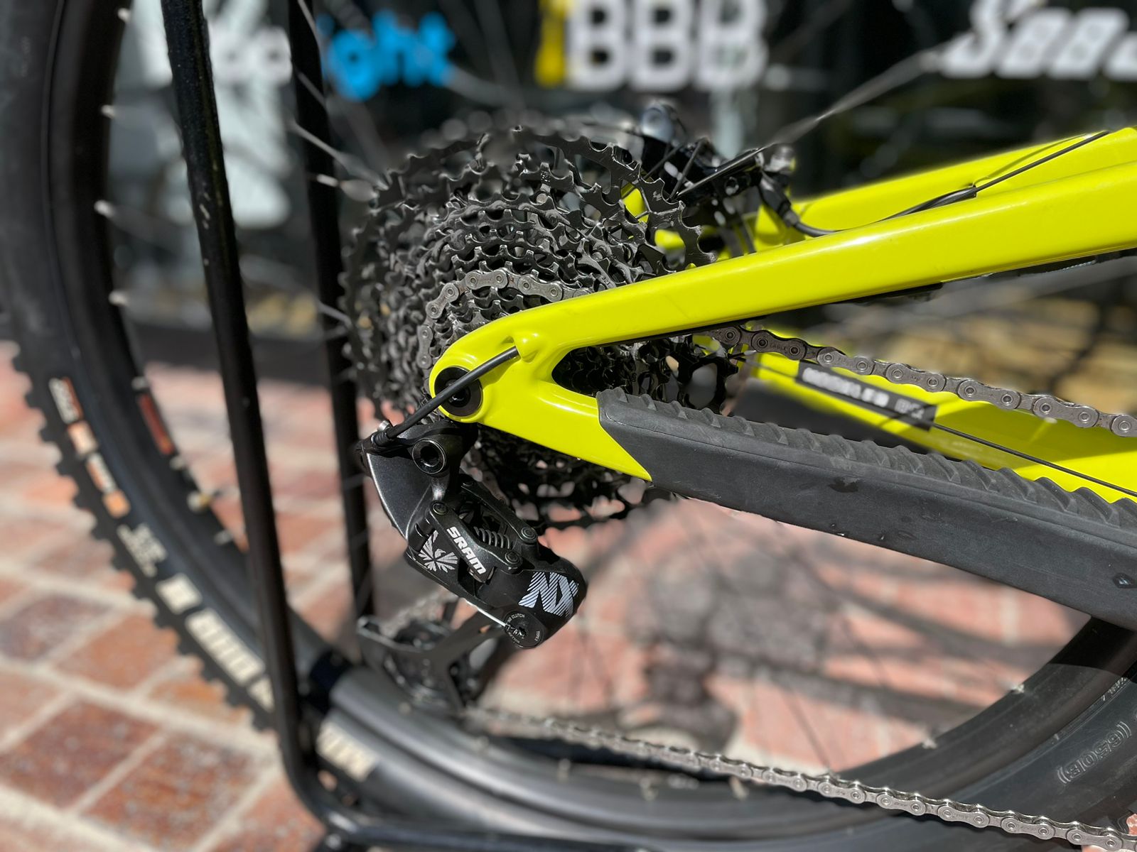 Bicicleta Usada Santa Cruz Heckler 8 CC NX