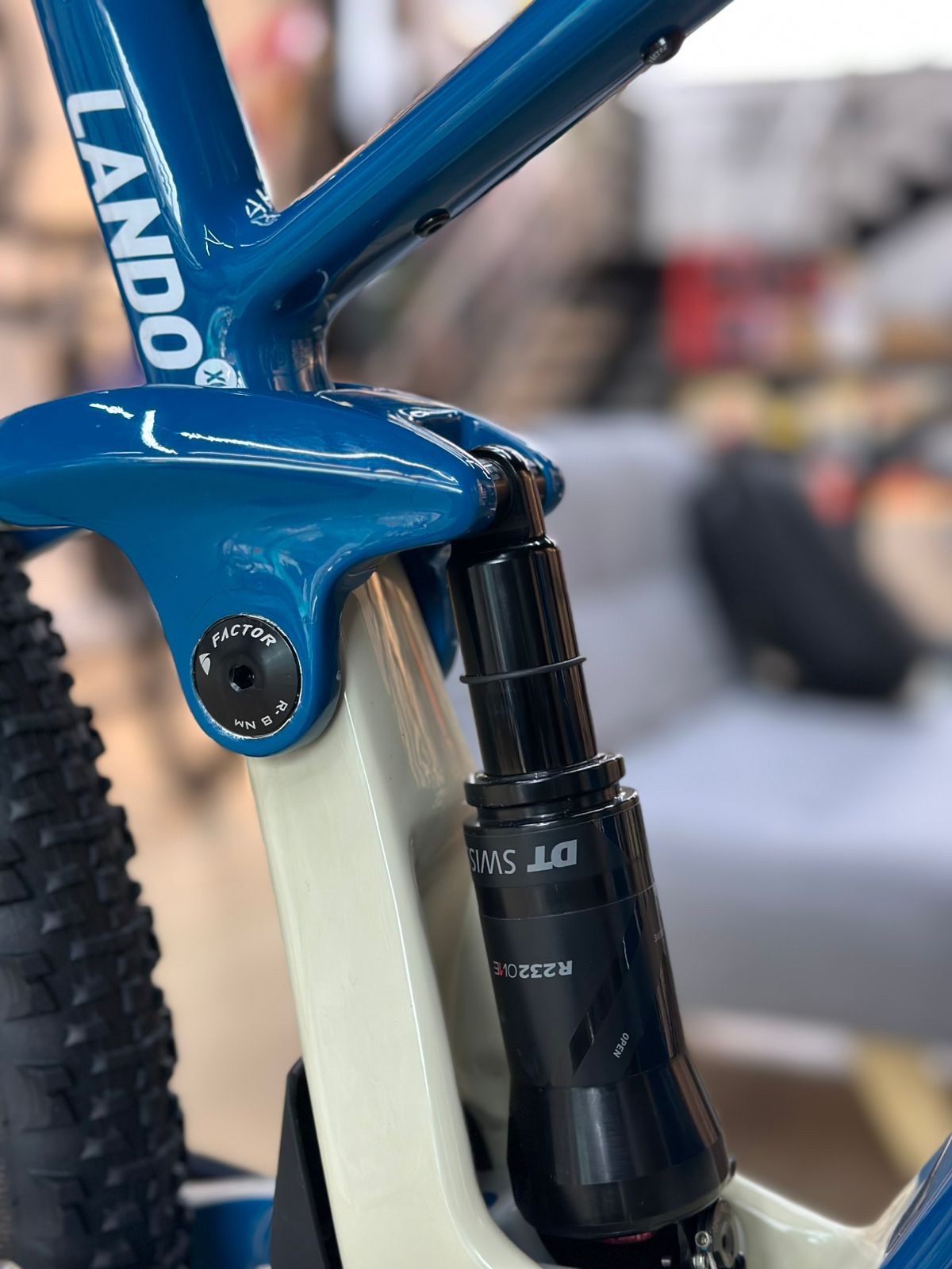 Bicicleta Demo Factor Lando XC