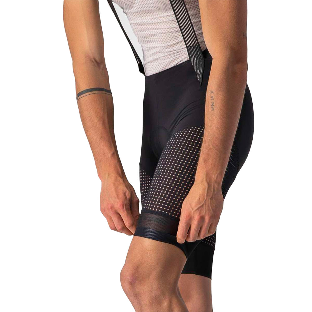 Bibshort Castelli Unlimited Ultimate Liner negro, detalle de panel perforado y banda de la pierna.