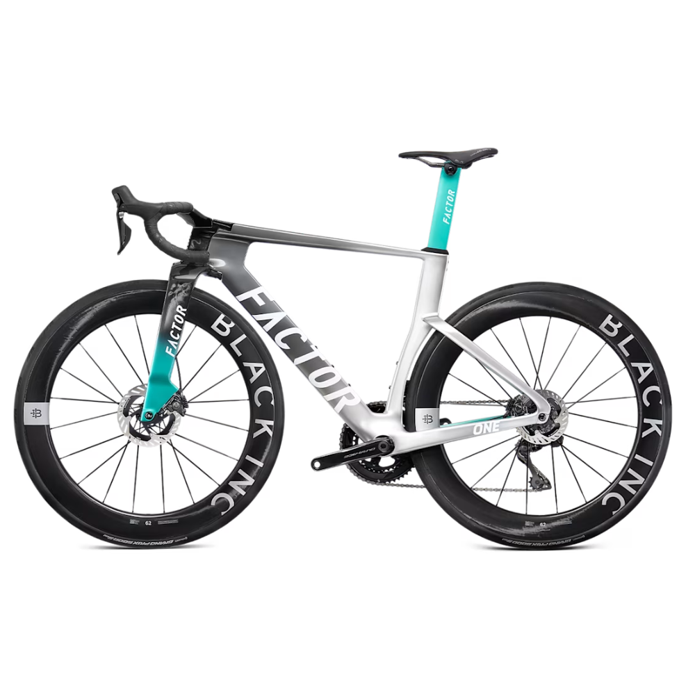 Bicicleta Factor ONE Silverstone con transmisión y ruedas Black Inc, vista lateral izquierda