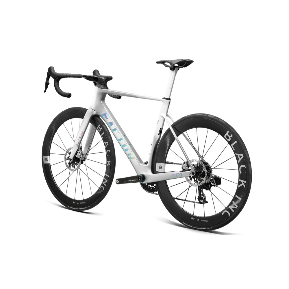 Bicicleta Factor Ostro VAM 2.0 Arctic Chrome en vista diagonal con la bicicleta completa