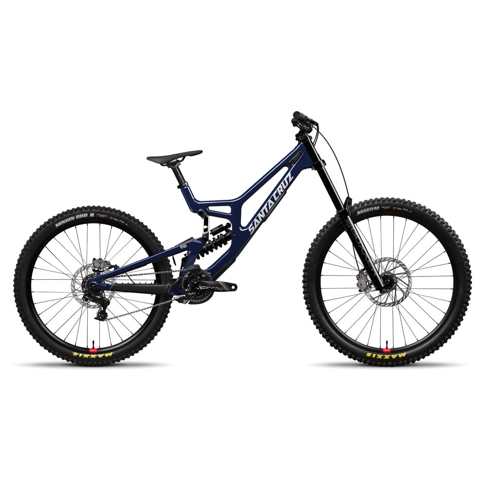 Imagen de referencia Santa Cruz V10 CC kit S Gloss Liquid Blue, bicicleta completa con ambas ruedas sobre fondo blanco.