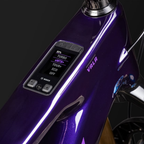 Pantalla Bosch integrada en el tubo superior morado de la Santa Cruz Vala C MX Kit XT Di2.