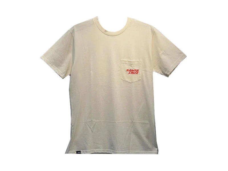 Camiseta Santa Cruz Assembly Stash Tee Warm White vista frontal con bolsillo y logo rojo.