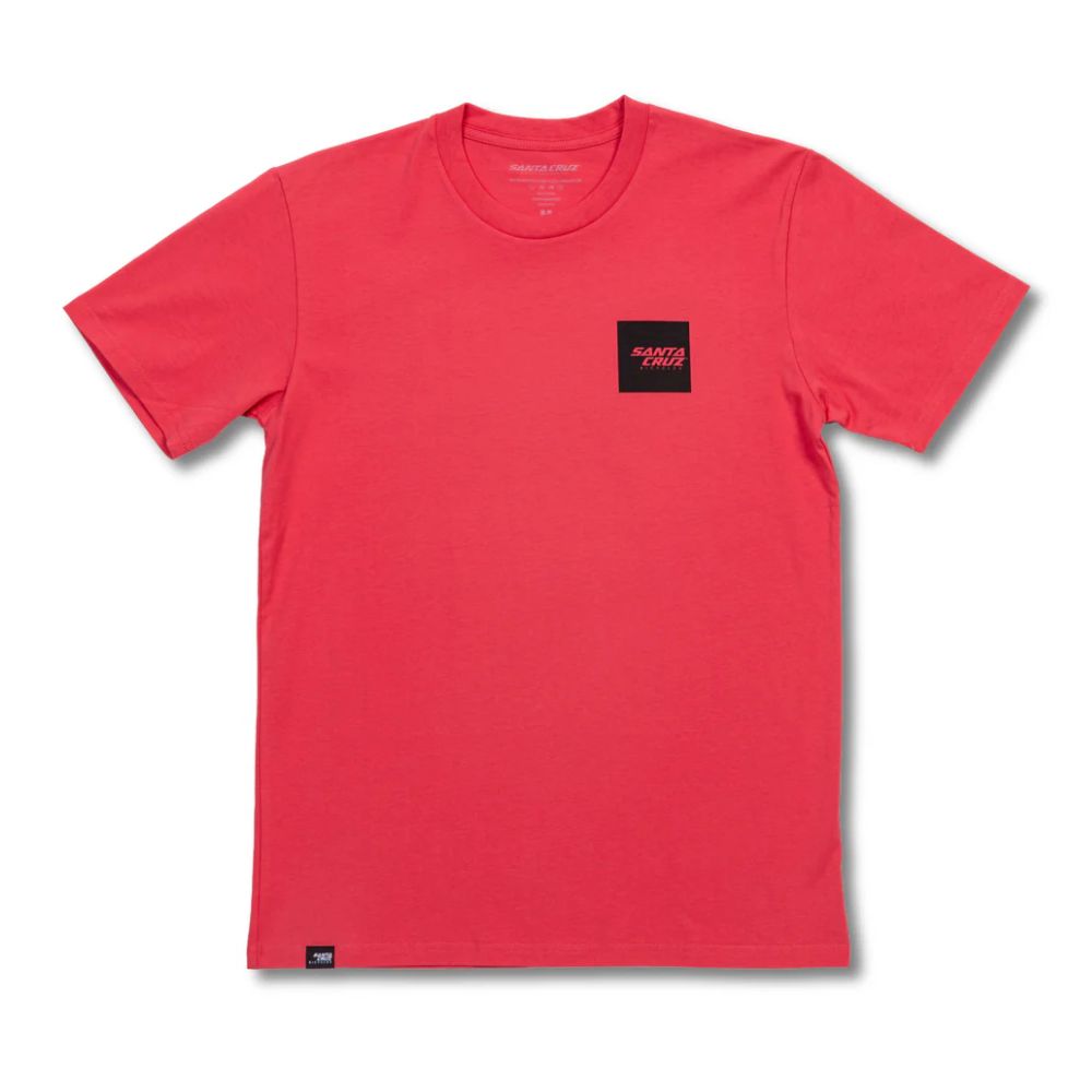 Camiseta Santa Cruz Blur Squared Tee color coral vista frontal con logo en recuadro.