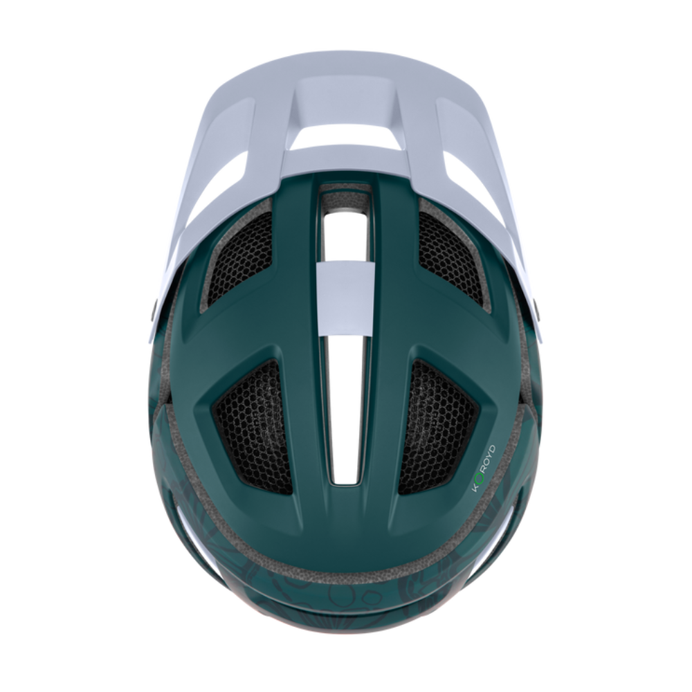 Casco Smith Forefront 3 edición Smith x Wild Rye con Koroyd y visera blanca, vista superior sobre fondo blanco