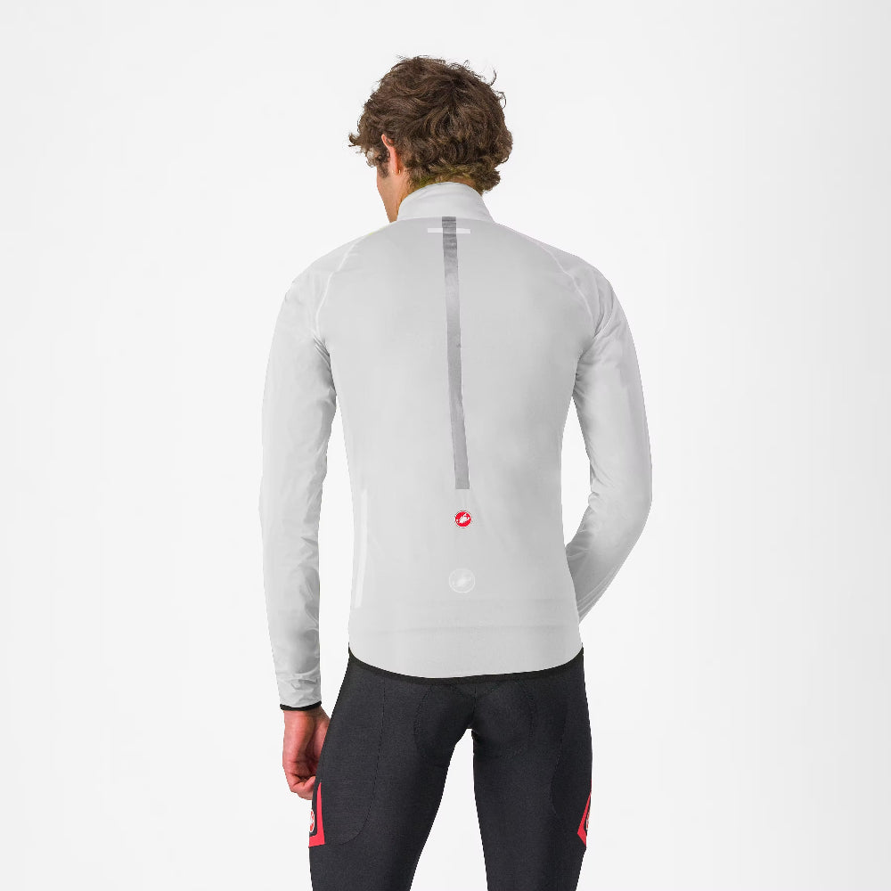 Chaqueta Castelli Squall Shell gris plata y negro, vista posterior con banda reflectante vertical.