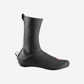 Cubrezapato Castelli Aero Race negro visto de lado con logo rojo en la parte delantera.