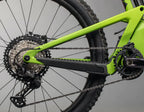 Detalle de transmisión, cassette y cadena de la Santa Cruz Nomad CC V5 verde